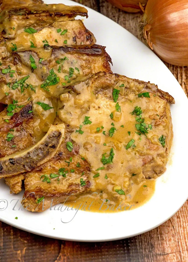 braised pork chops in gravy