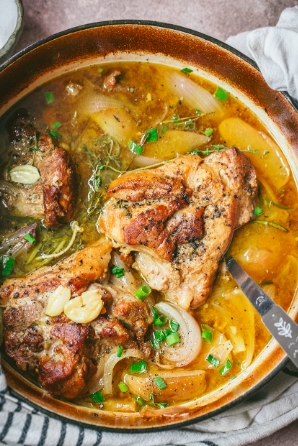 braised pork shoulder with apples