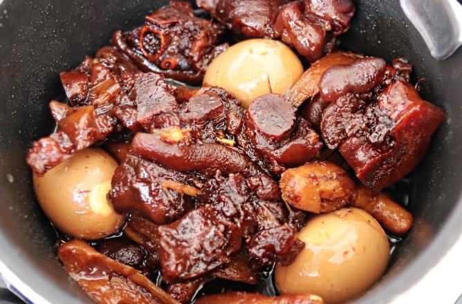 chinese braised pork hock