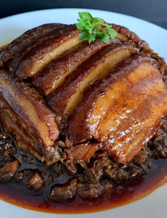 braised pork with mui choy