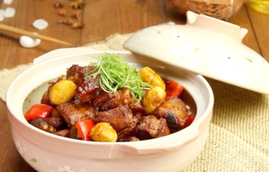 stew pork ribs with chestnuts