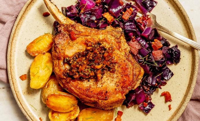 red cabbage and pork chops